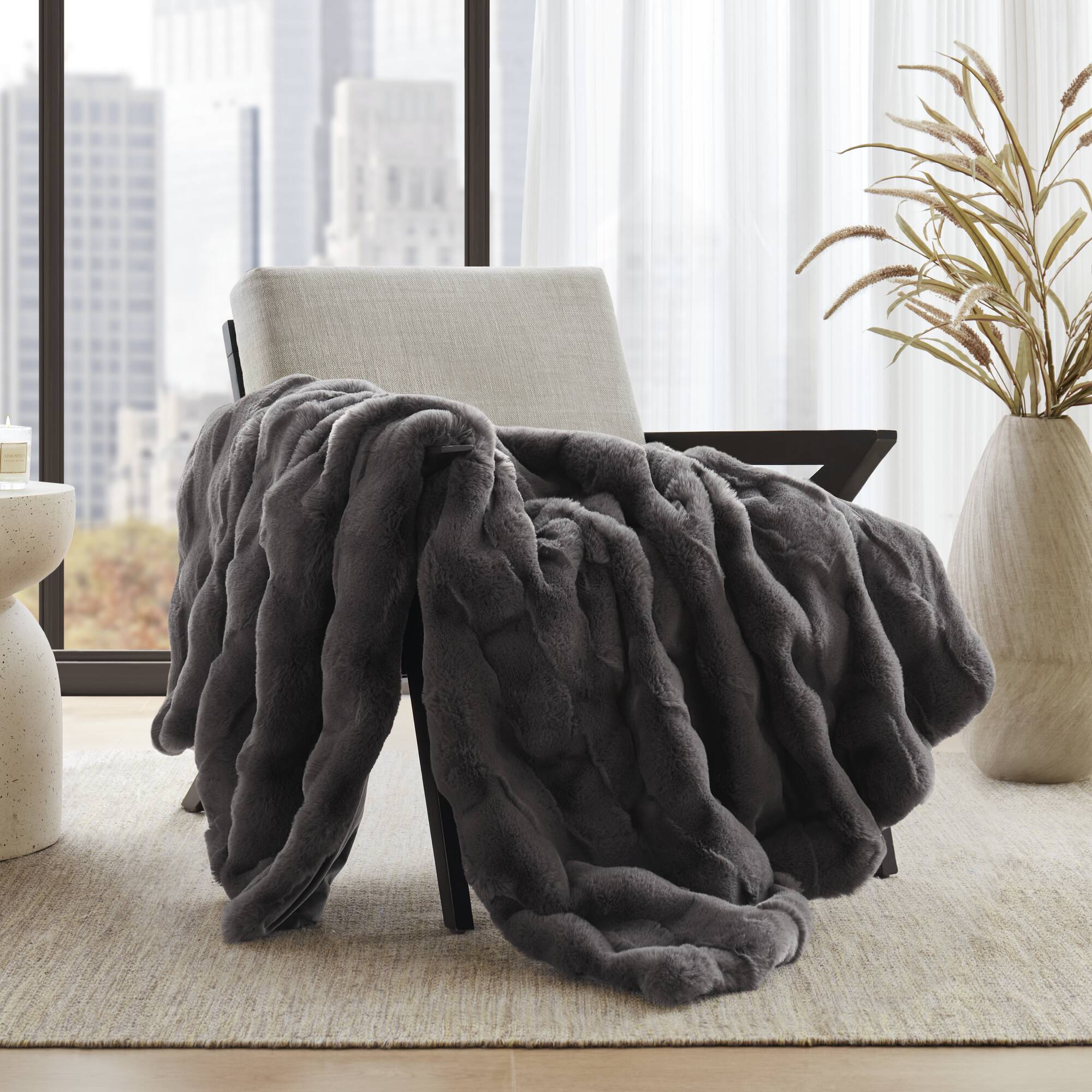 Vivienne Faux Fur Throw - Image 19