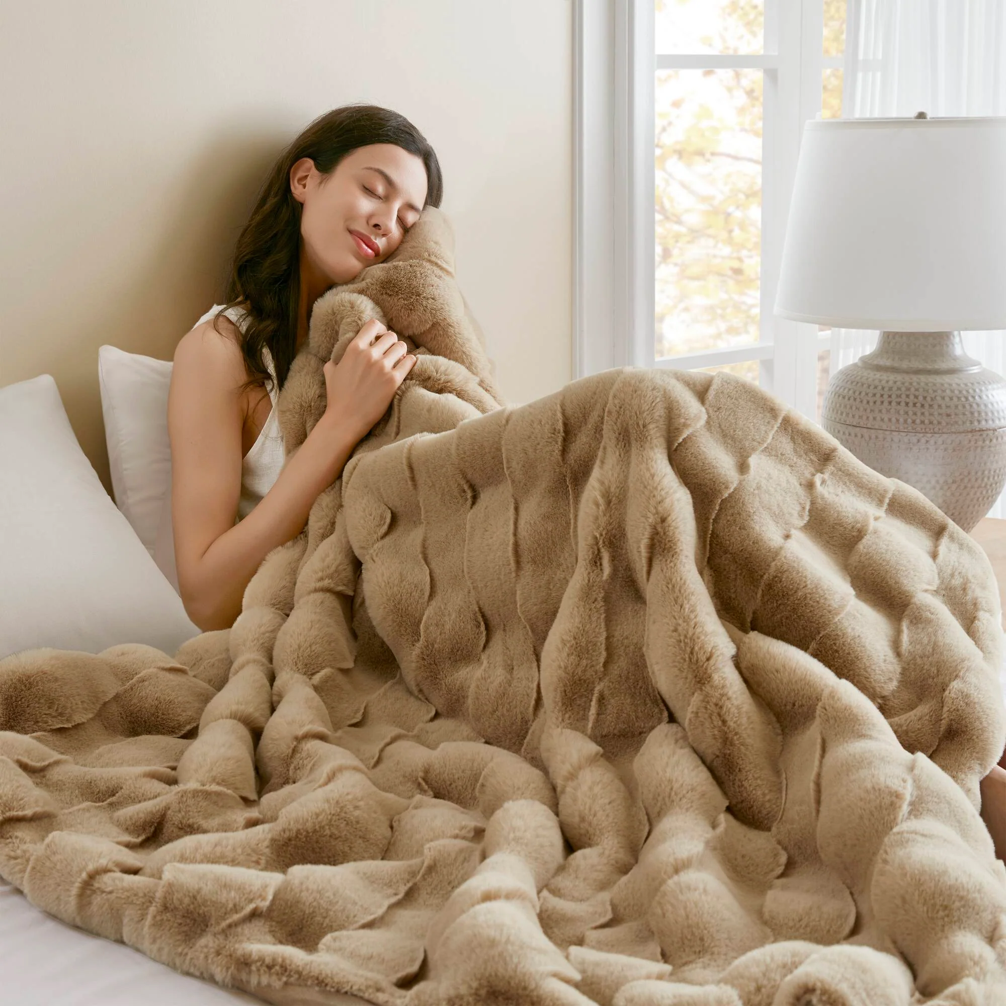 Vivienne Faux Fur Throw - Image 31