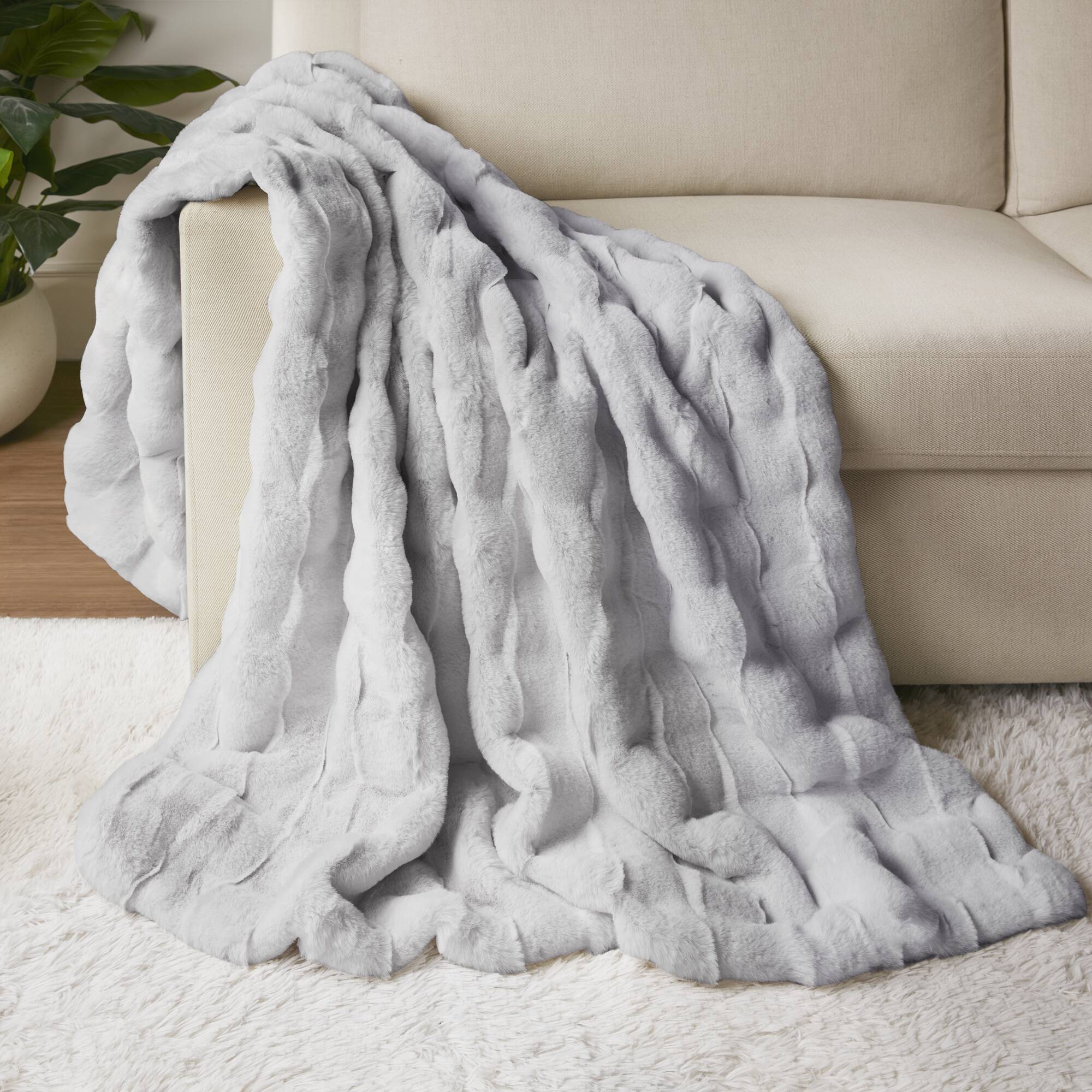 Vivienne Faux Fur Throw - Image 41