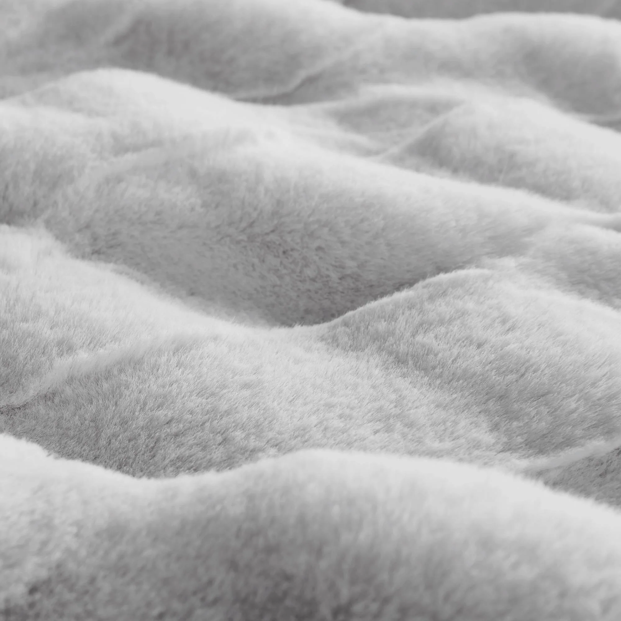Vivienne Faux Fur Throw - Image 46
