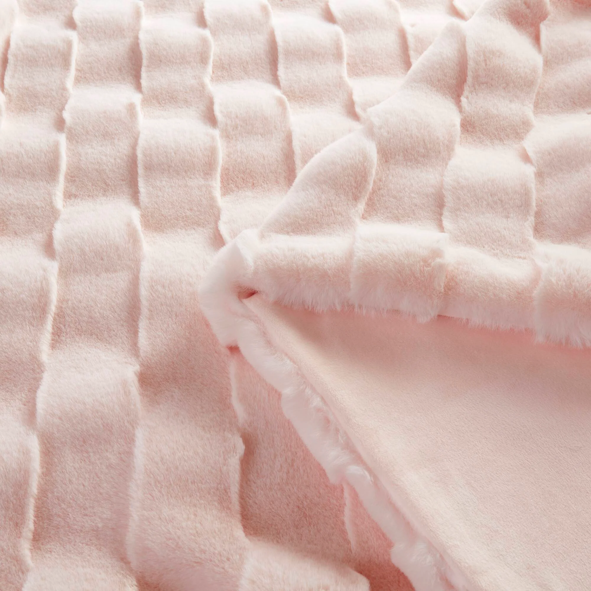 Vivienne Faux Fur Throw - Image 59