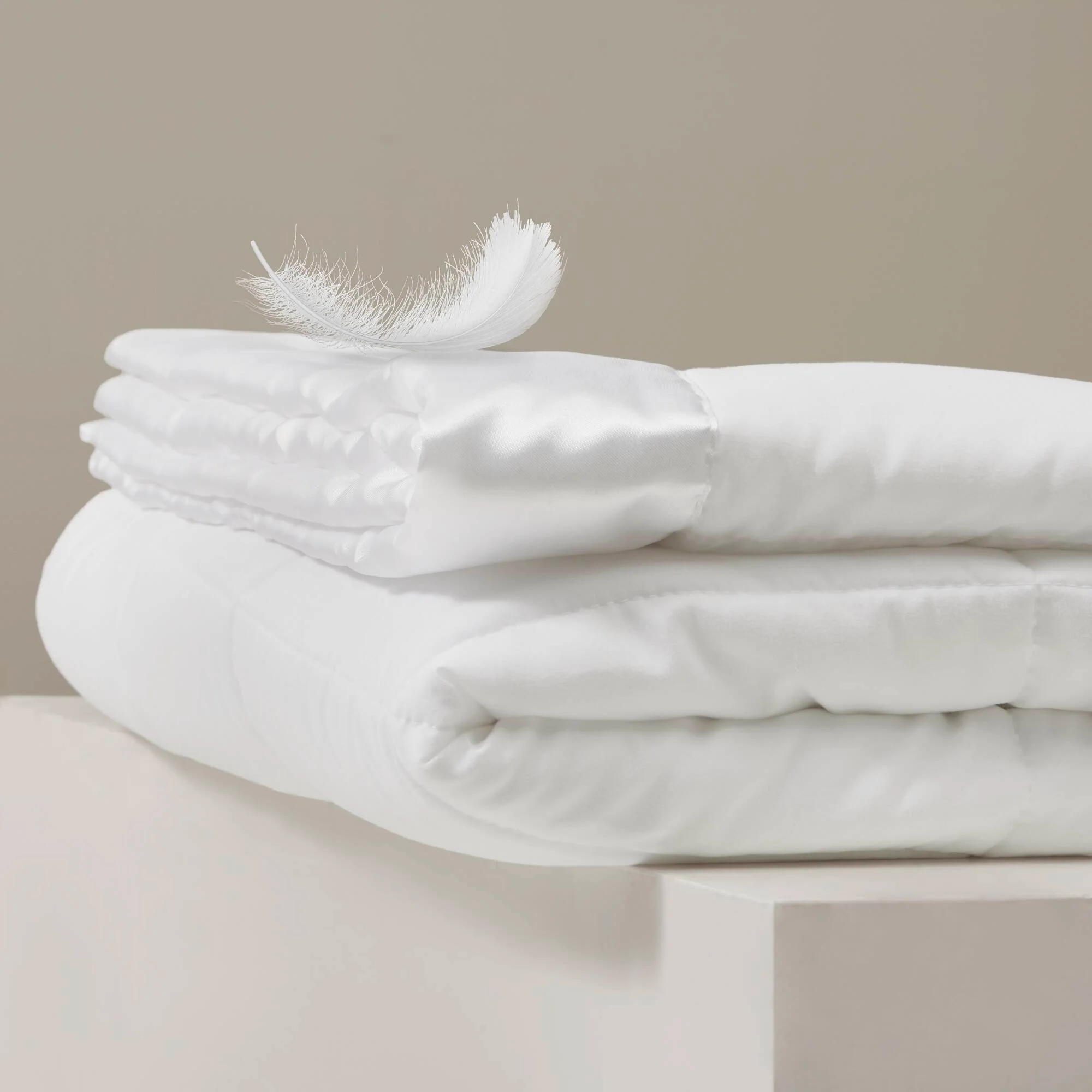 Windom Lightweight Down Alternative Blanket with Satin Trim - Image 22