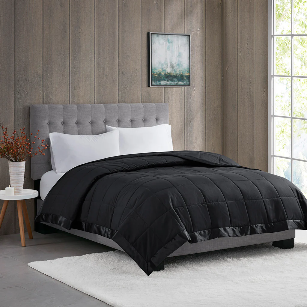 Windom Lightweight Down Alternative Blanket with Satin Trim - Image 4