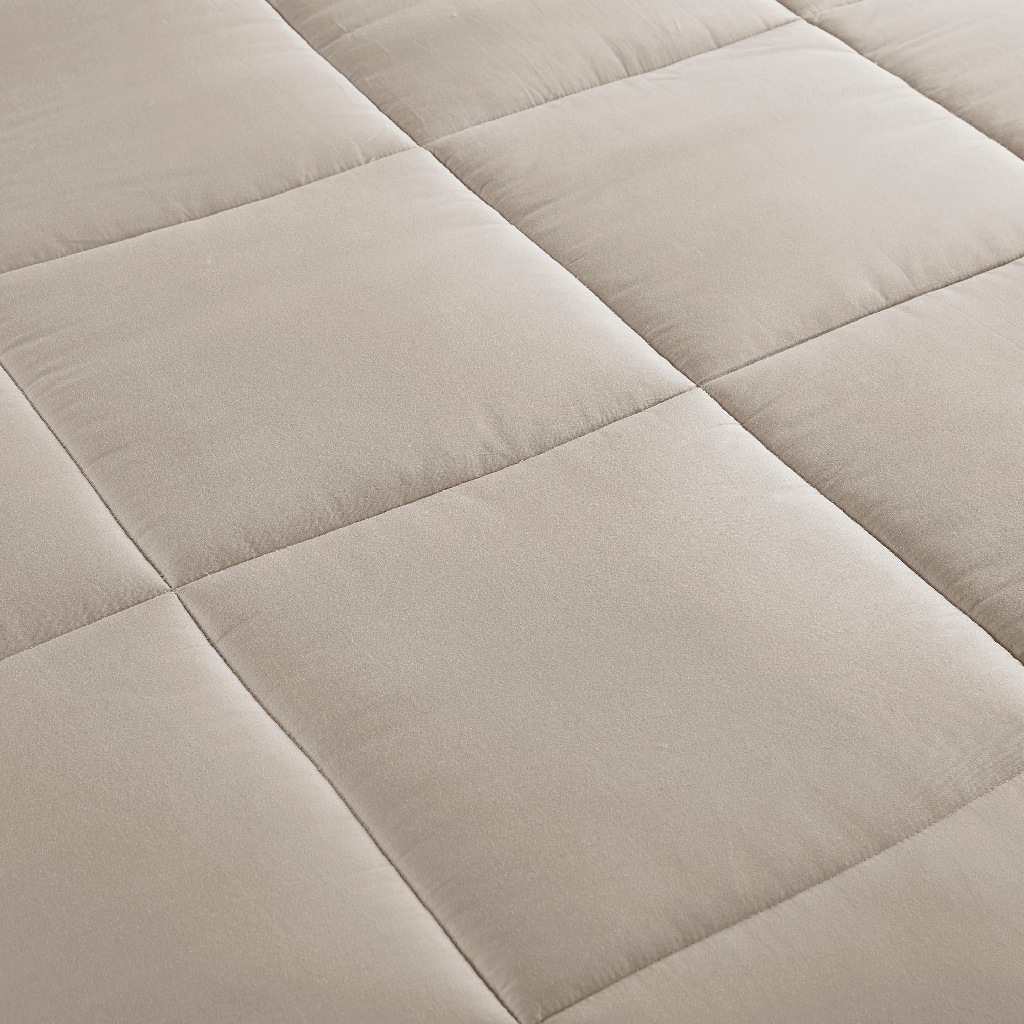 Winfield 300 Thread Count Cotton Shell Luxury Down Alternative Comforter - Image 26