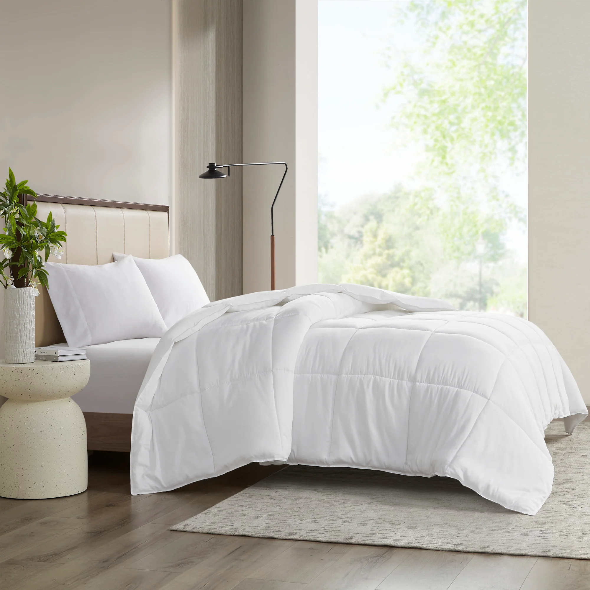 Winfield 300 Thread Count Cotton Shell Luxury Down Alternative Comforter - Image 3