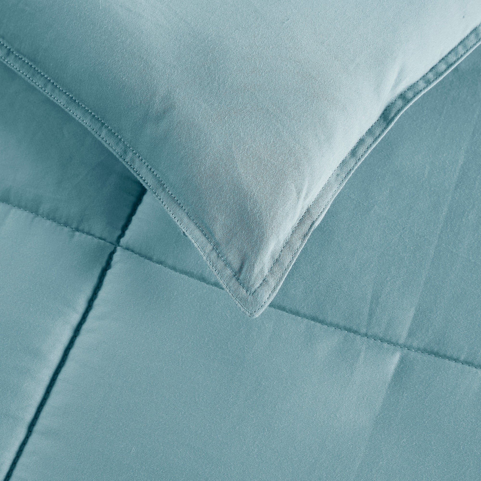 Winfield 300 Thread Count Cotton Shell Luxury Down Alternative Comforter - Image 41