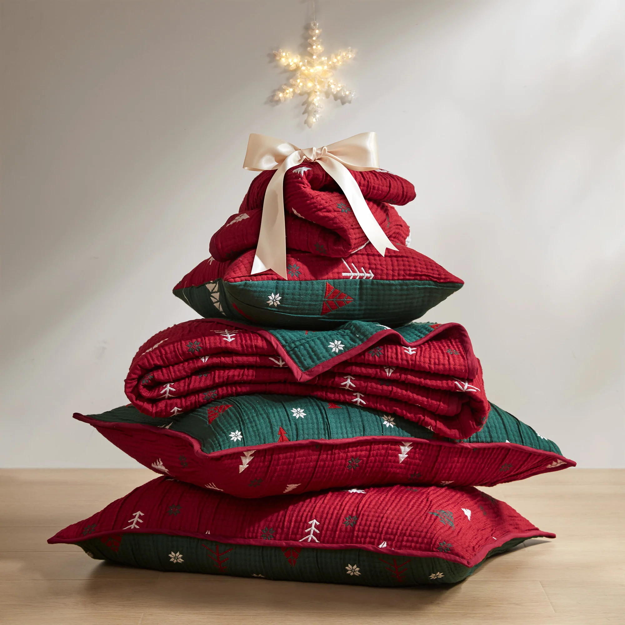 Winter Reversible Christmas 3-Piece Quilt Set - Image 15