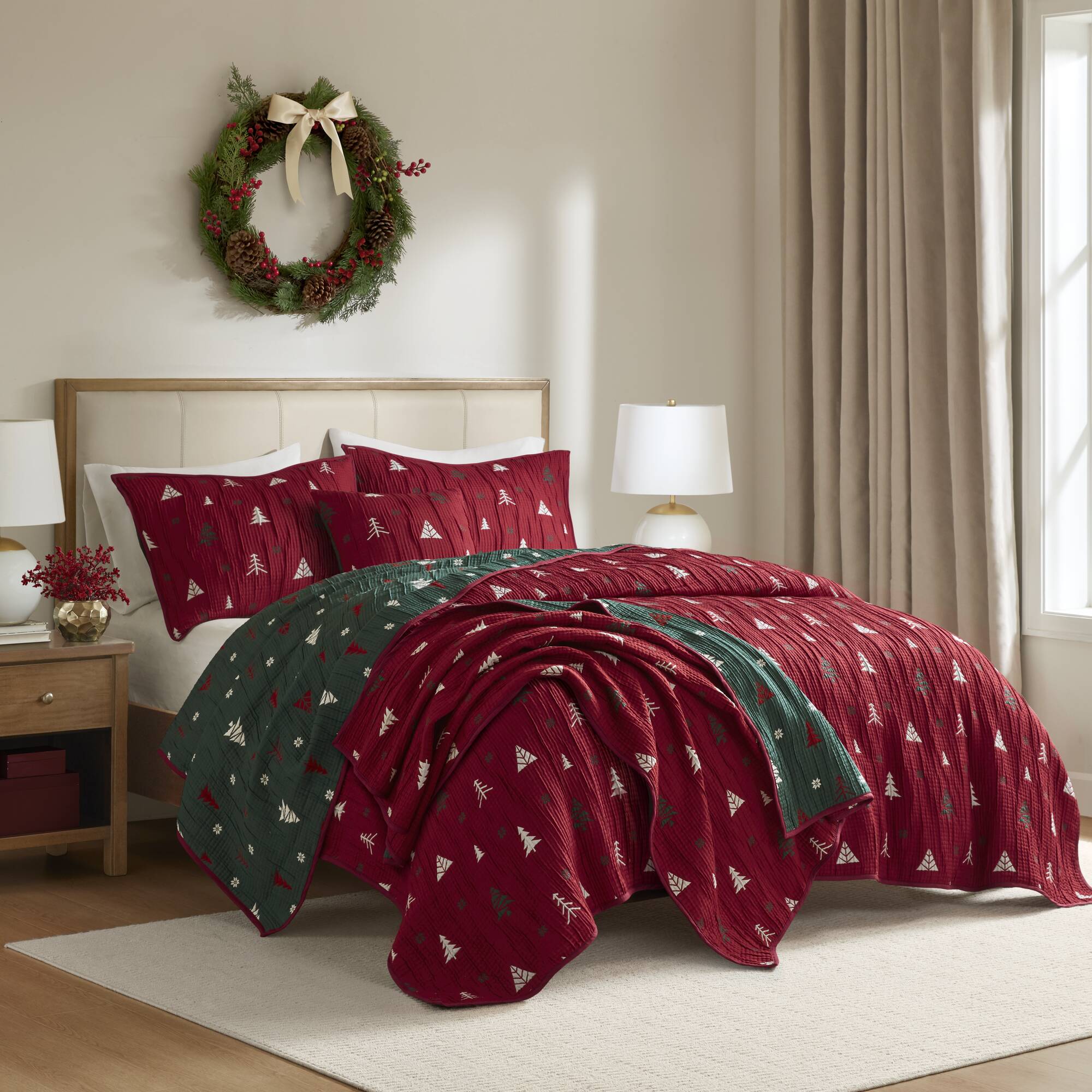 Winter Reversible Christmas 3-Piece Quilt Set - Image 6