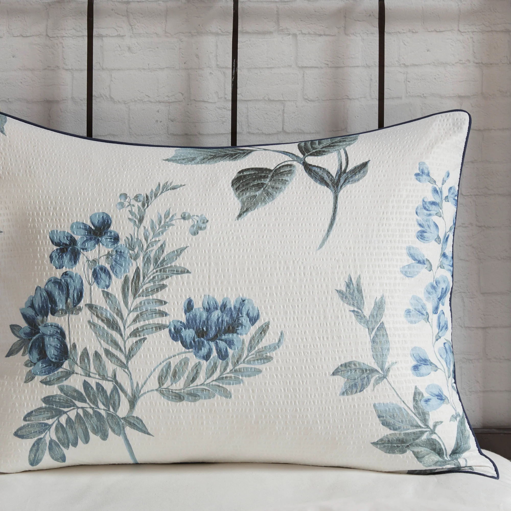 Zennia 7-Piece Printed Seersucker Comforter Set with Throw Blanket - Image 13