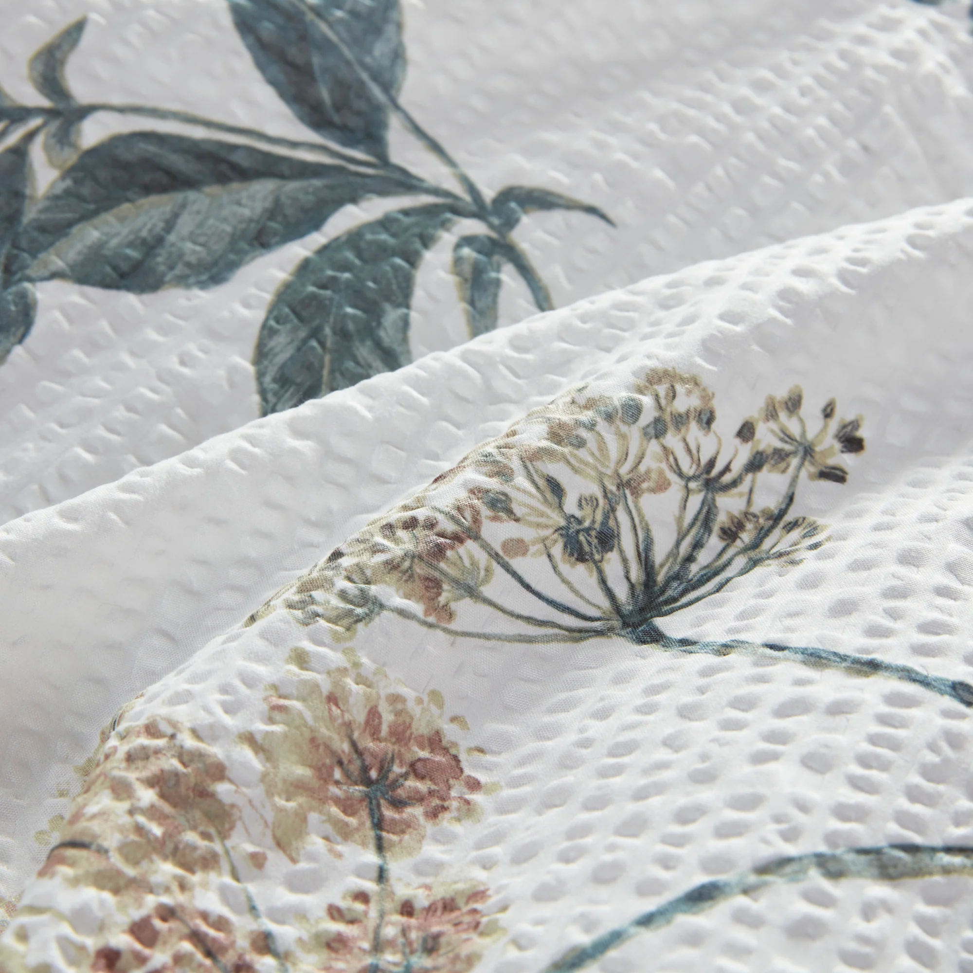 Zennia 7-Piece Printed Seersucker Comforter Set with Throw Blanket - Image 24