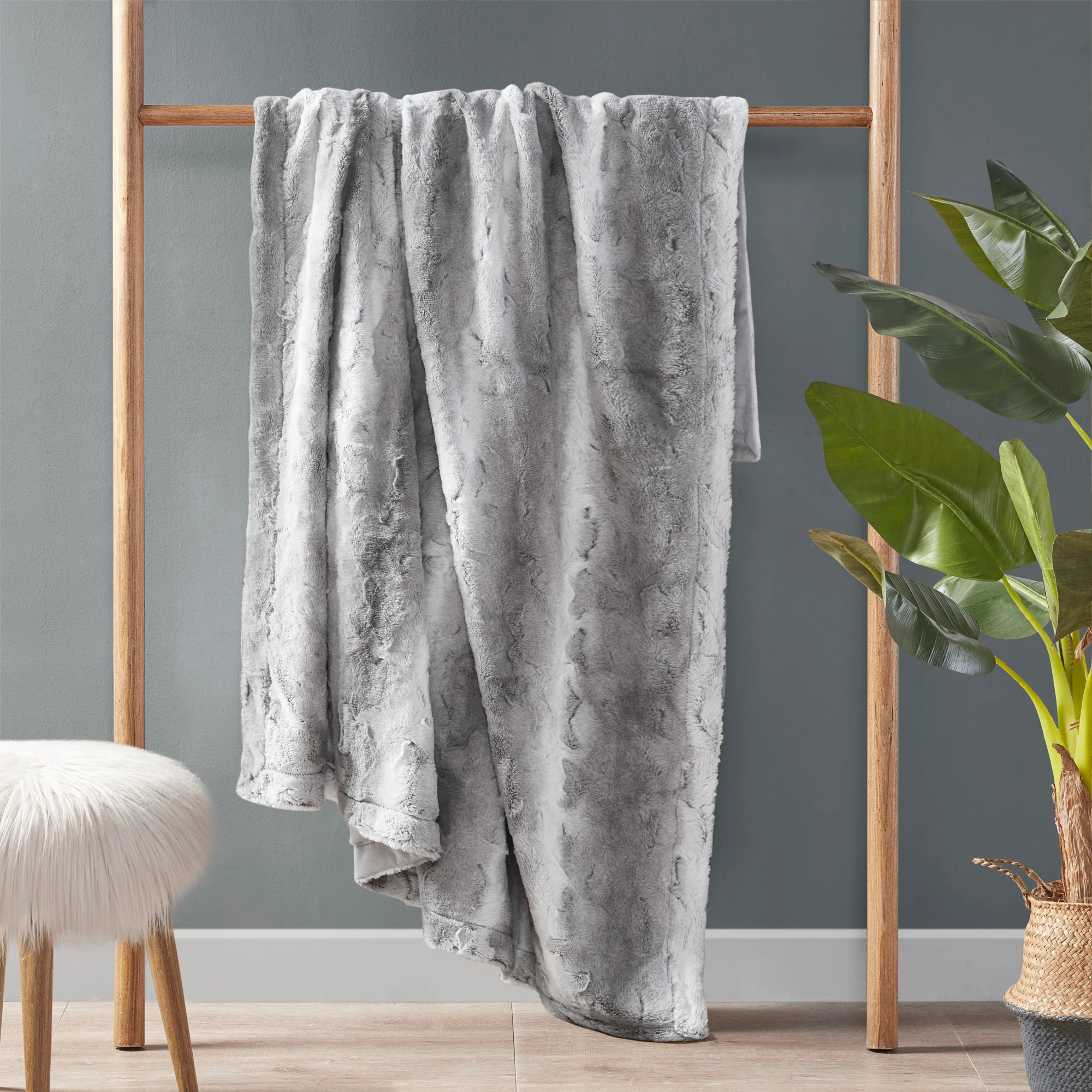 Zuri Faux Fur Blanket - Image 10