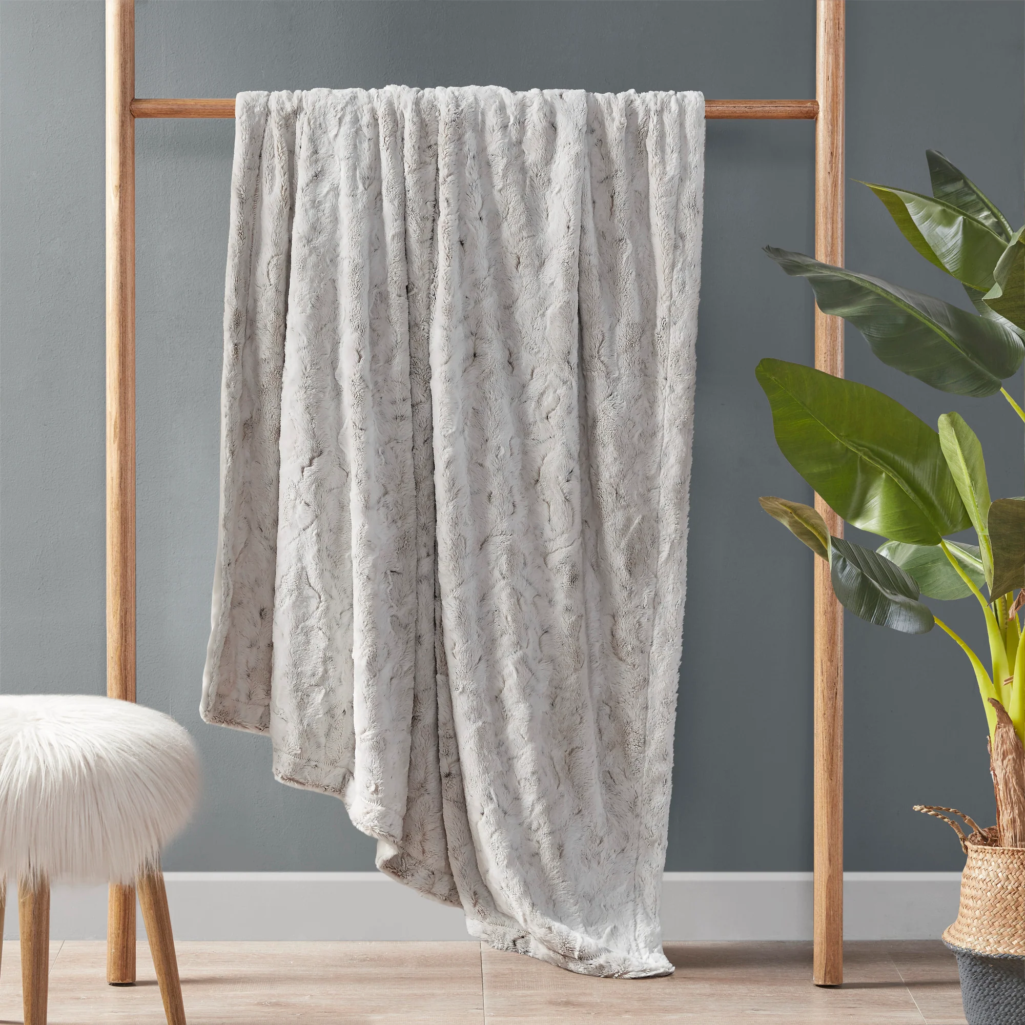 Zuri Faux Fur Blanket - Image 16