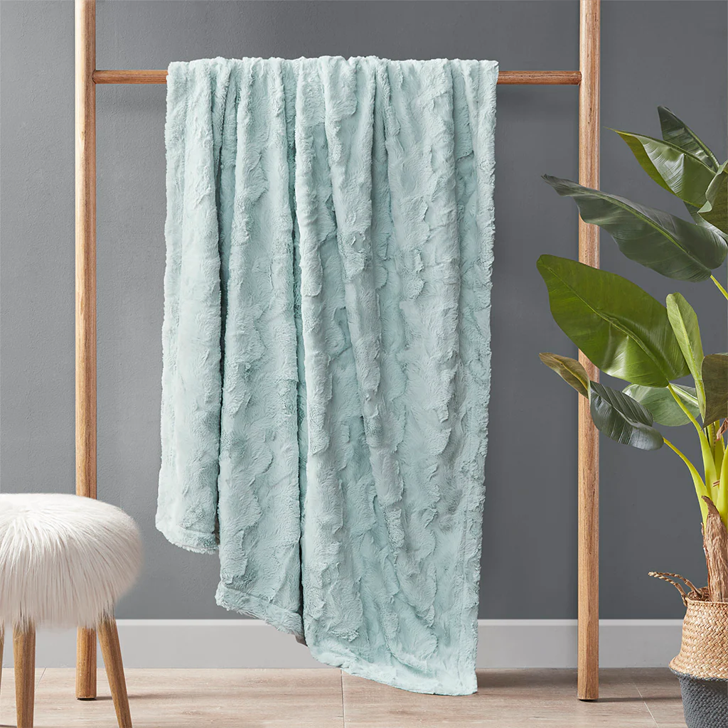 Zuri Oversized Faux Fur Throw - Image 15